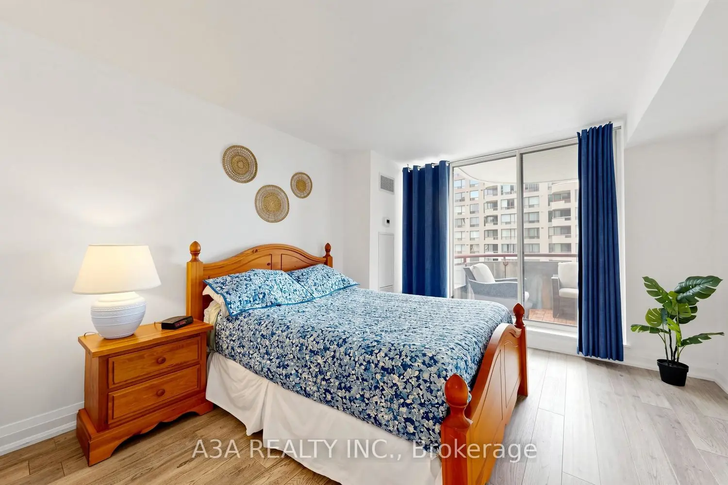 5765 Yonge Street 905 photo 3