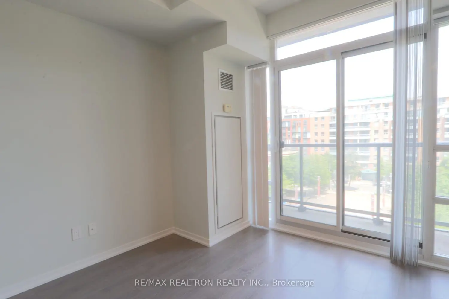 68 Abell Street 647 photo 2