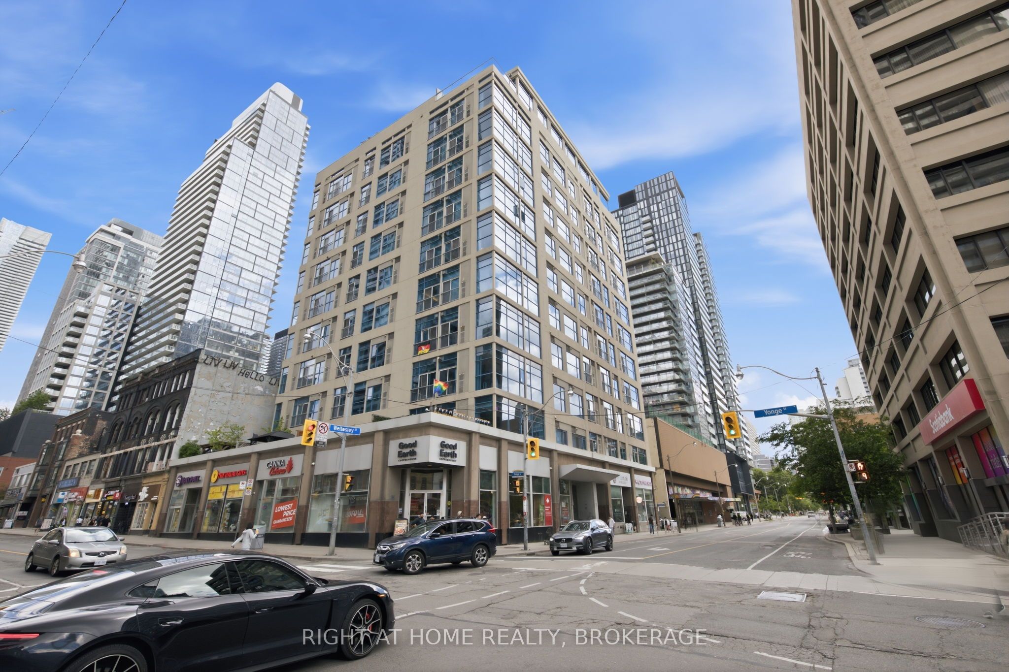 802-8 Wellesley Street E, Toronto, ON, M4Y 3B2