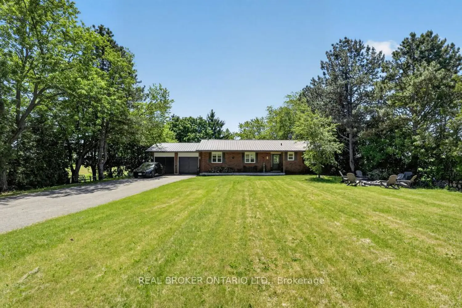 6543 Chippewa Road photo 3