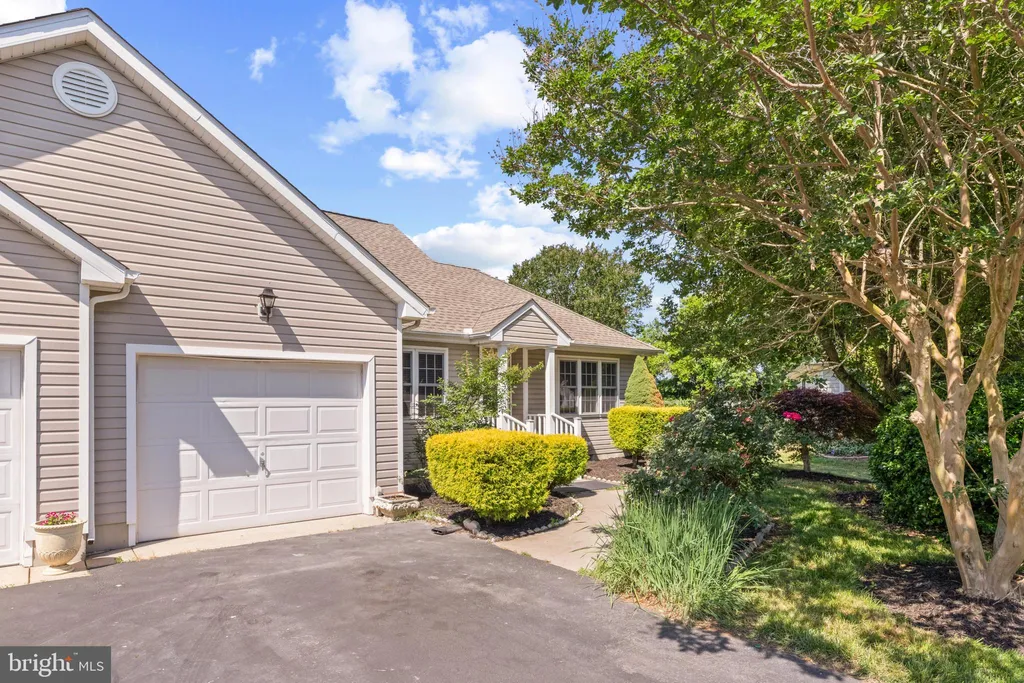 952 W Schumaker Manor Drive, Salisbury, MD 21804