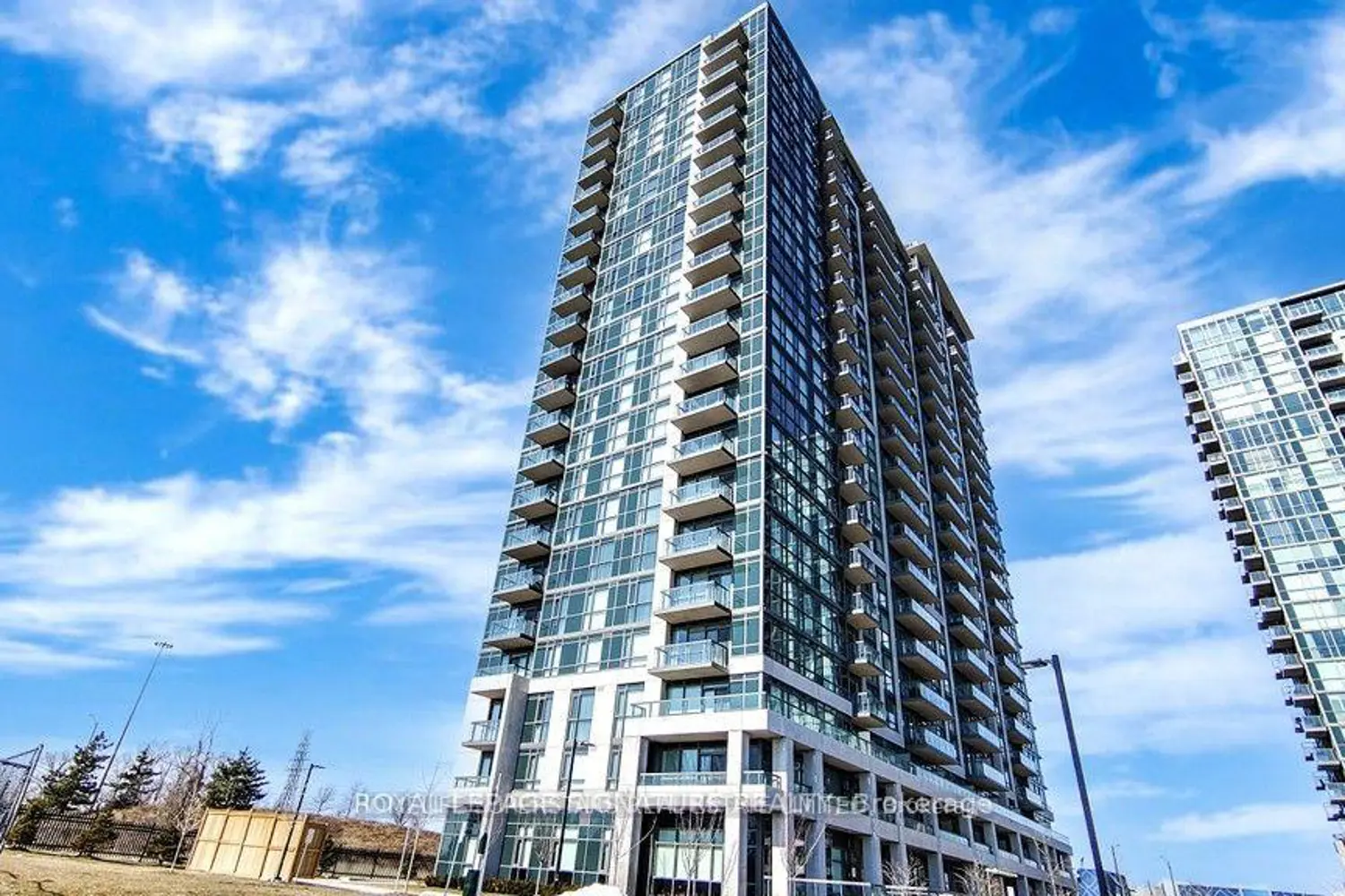 349 Rathburn Road Ph216