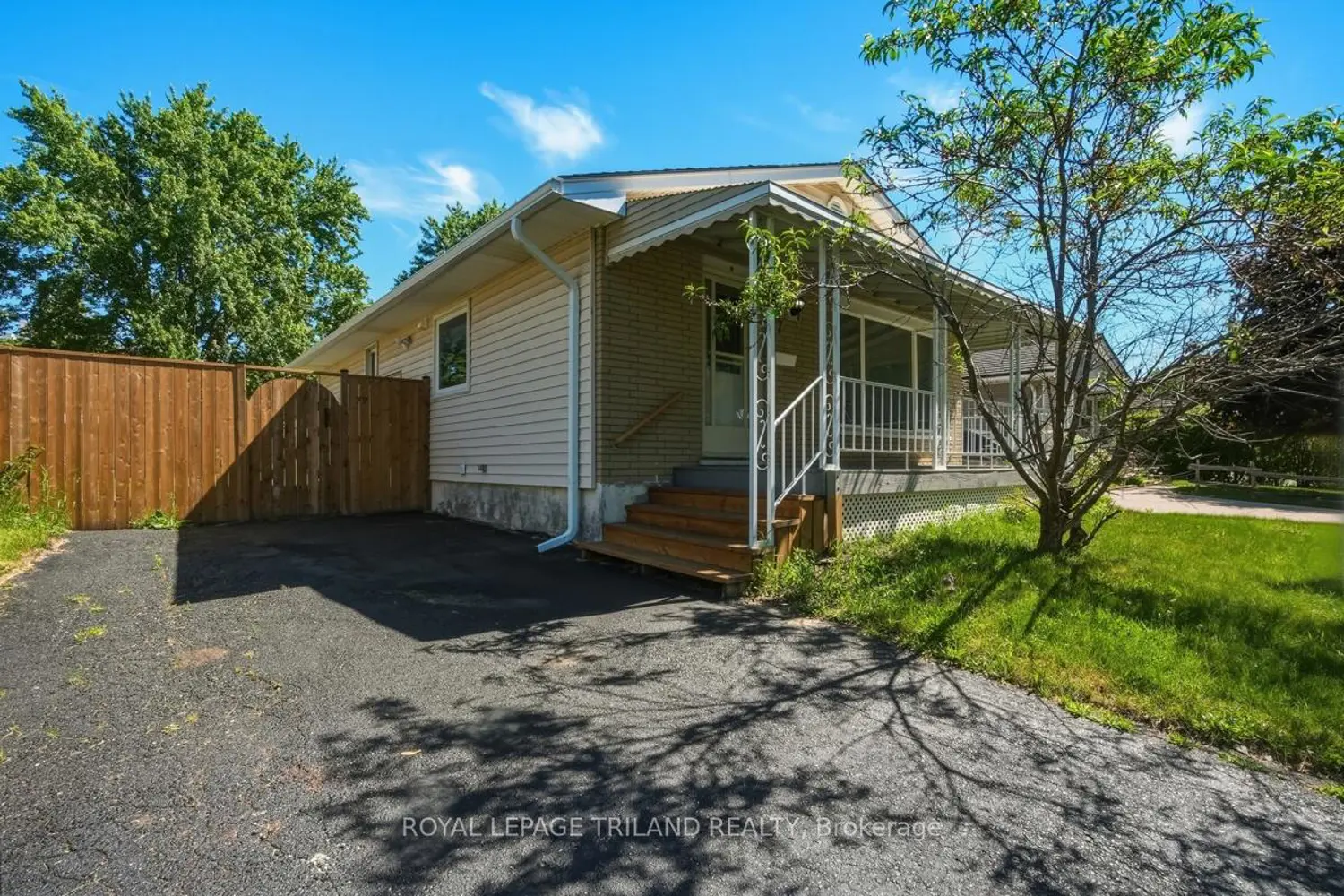 77 Renny Crescent