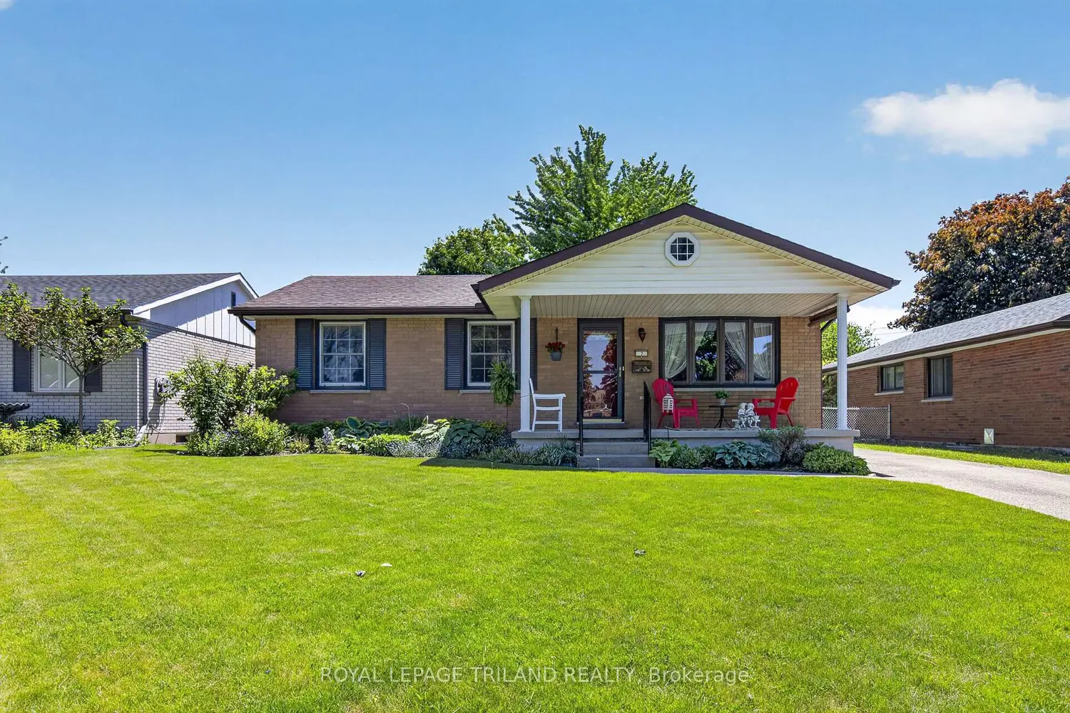 7 Thompson Avenue photo 2