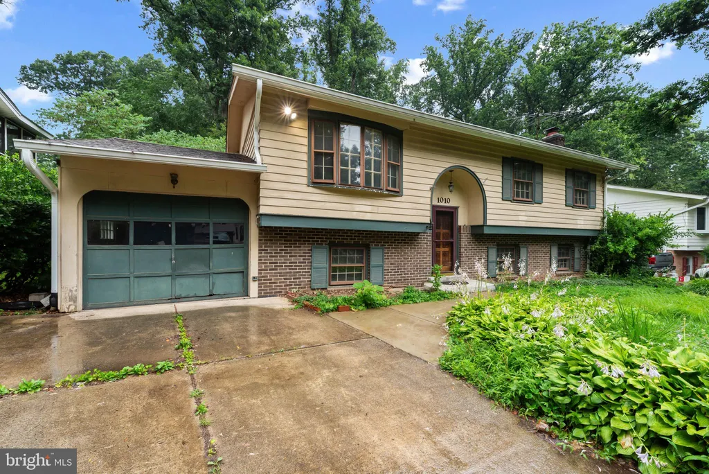 1010 Rosemere Avenue, Silver Spring, MD 20904 photo 2