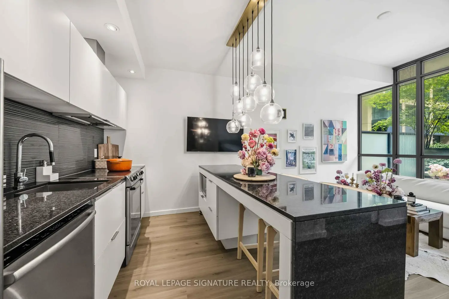 8 Charlotte Street 202