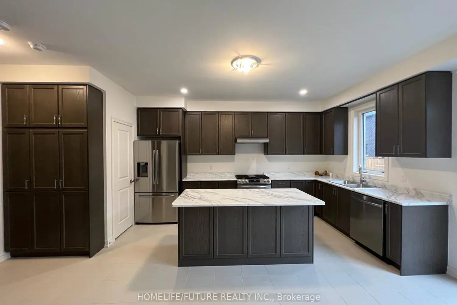 20 Collier Crescent photo 5