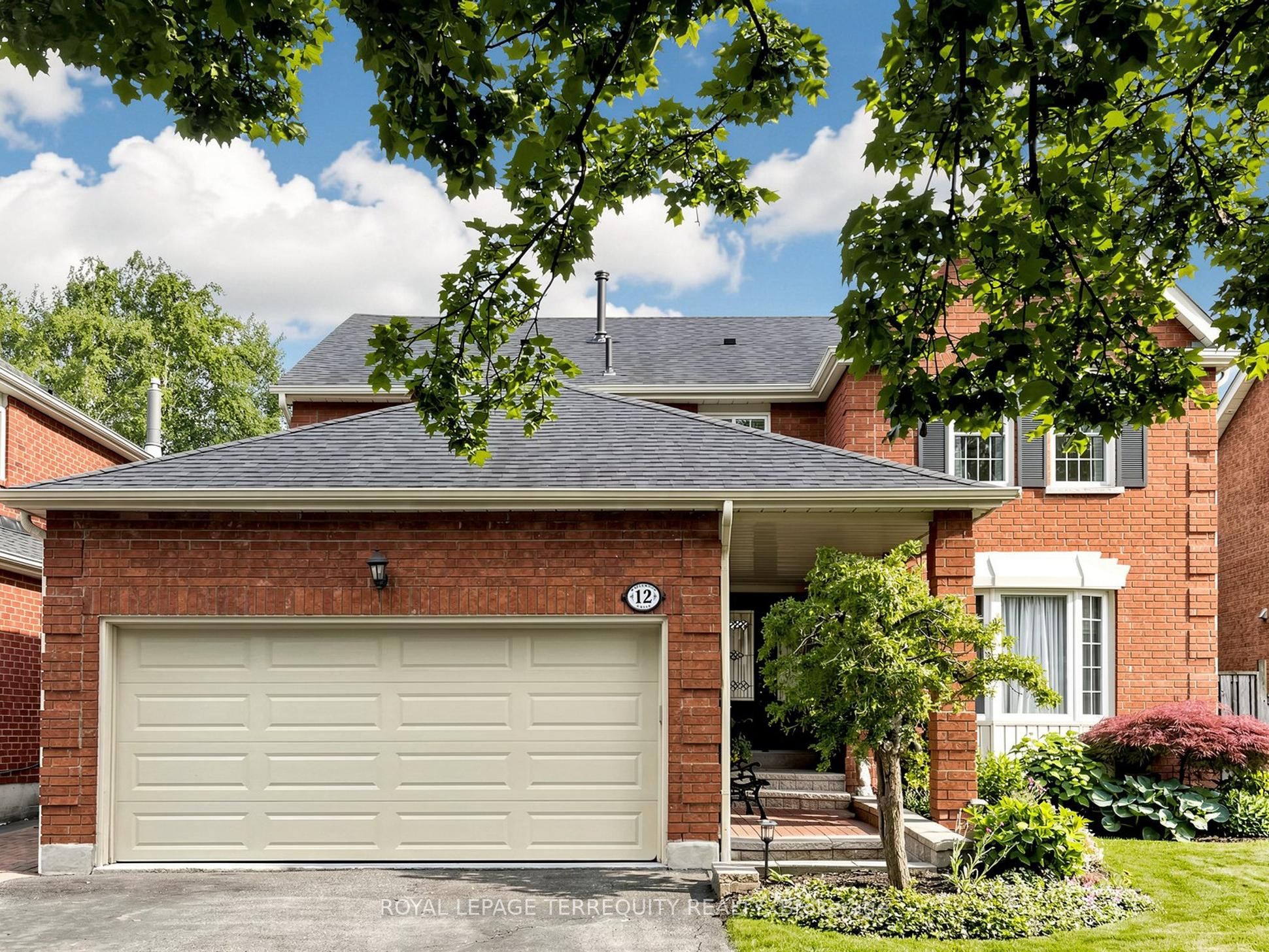 12 Maplewood Drive, Whitby, ON, L1N 7A5