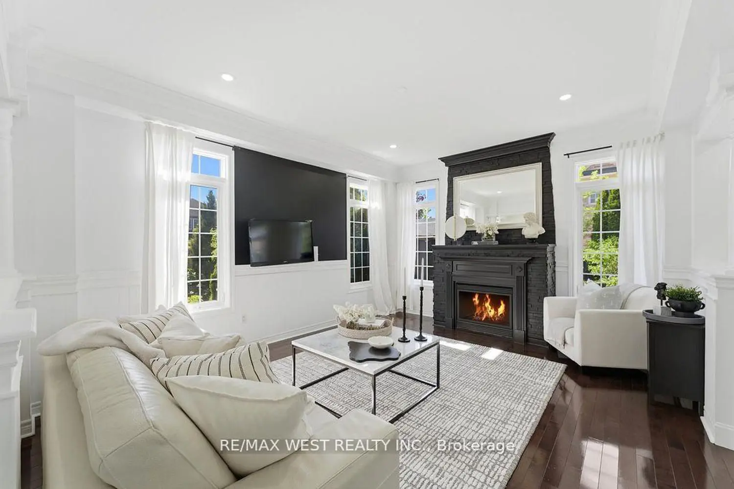 127 Ozner Crescent photo 5