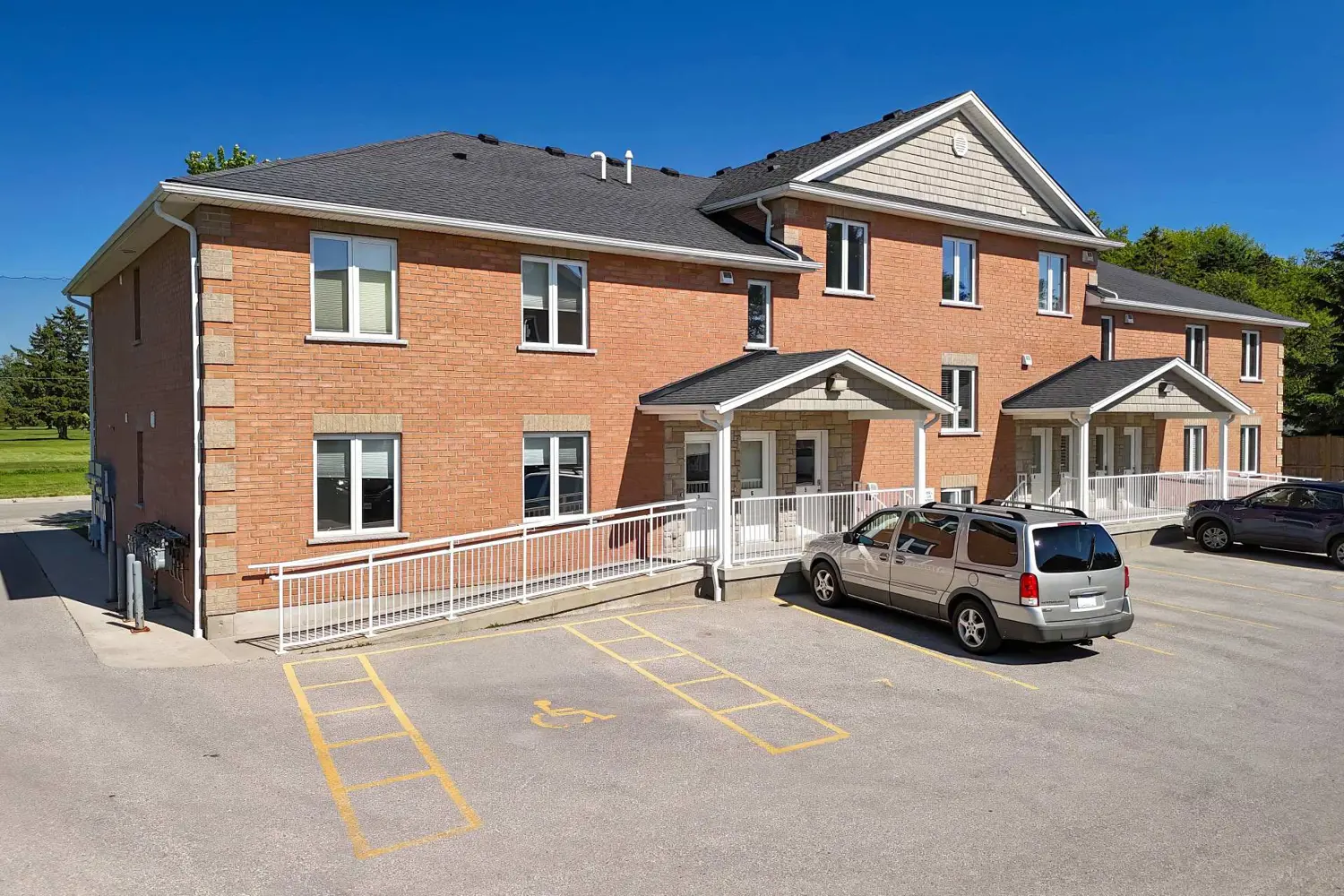 148 Borden Street 3 photo 2