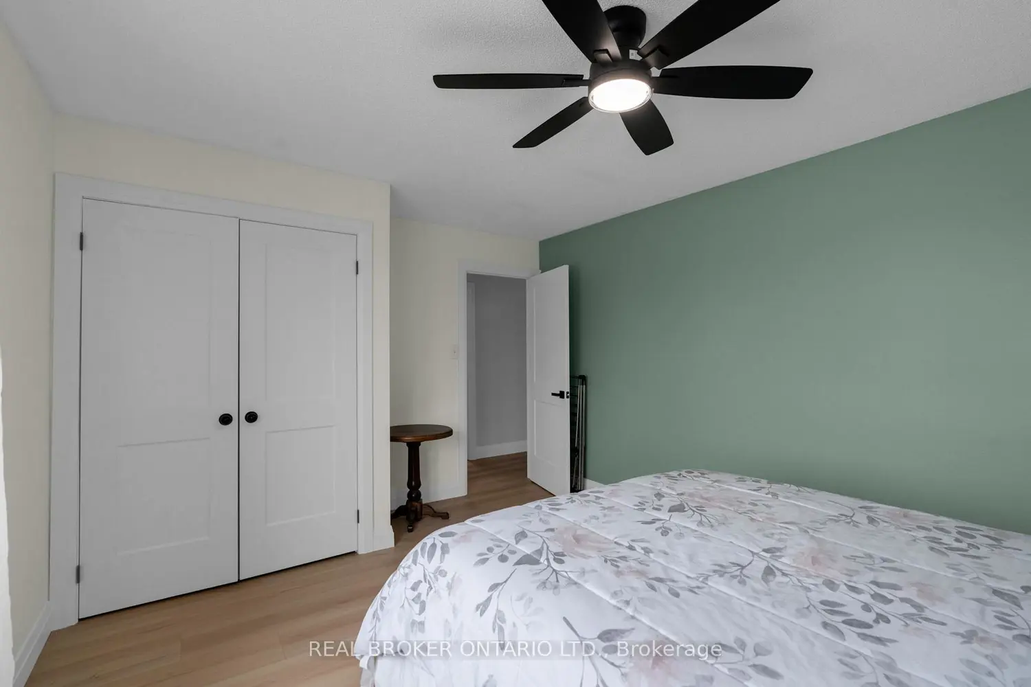 32 Black Willow Drive photo 4