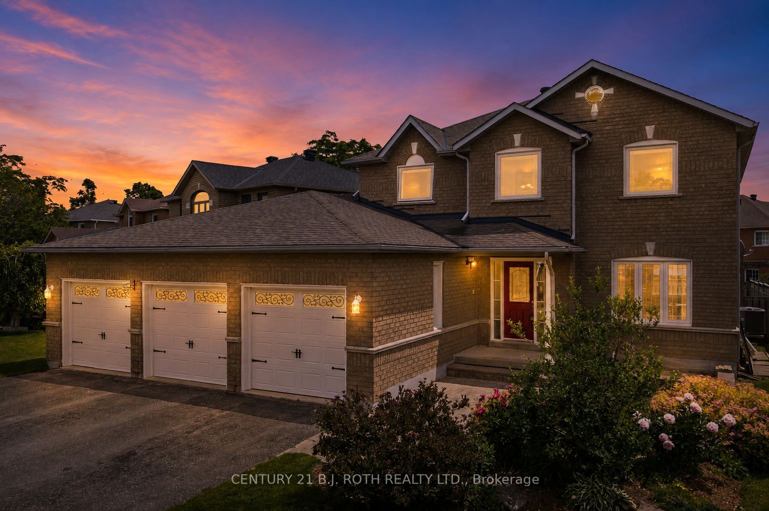 31 Emms Drive, Barrie, ON, L4N 8H2