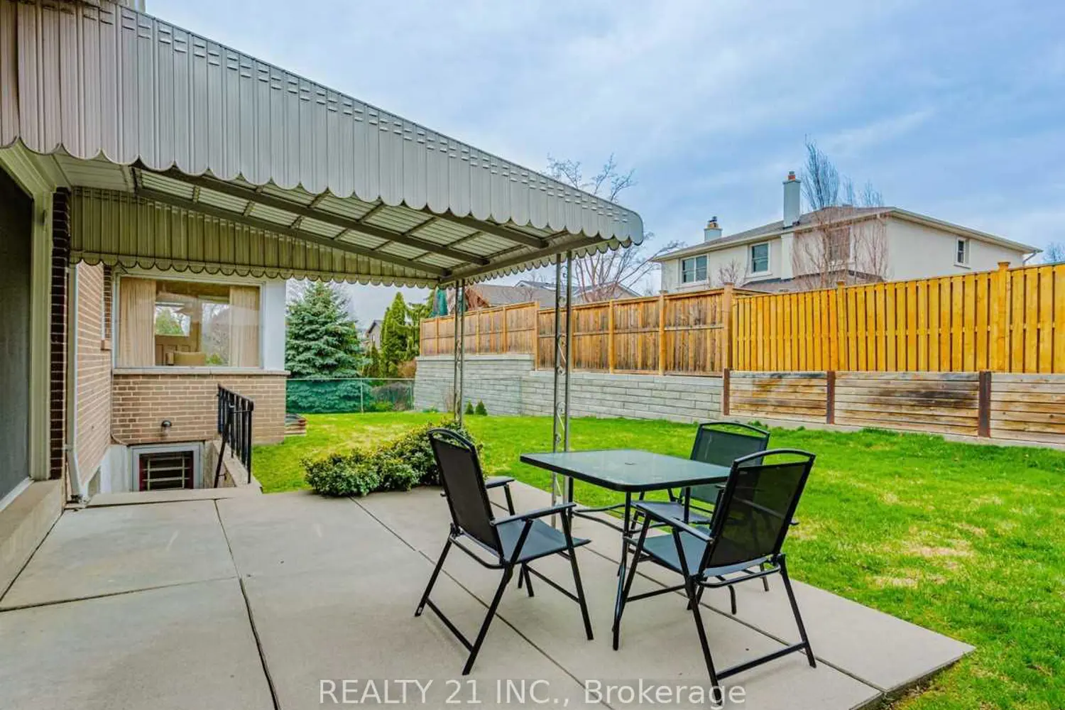 24 Beveridge Drive photo 2