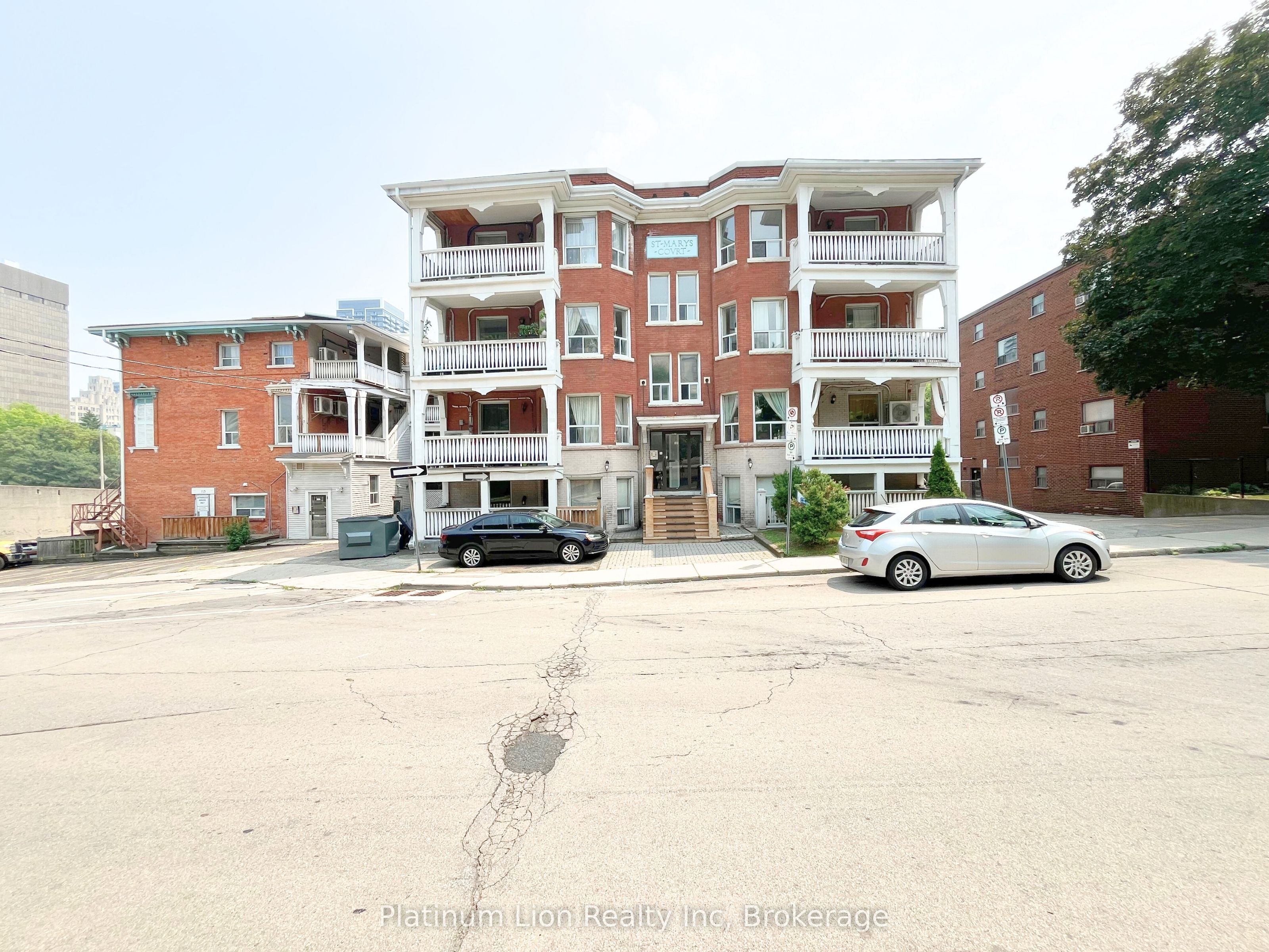 8-121 Park Street S, Hamilton, ON, L8P 3E6