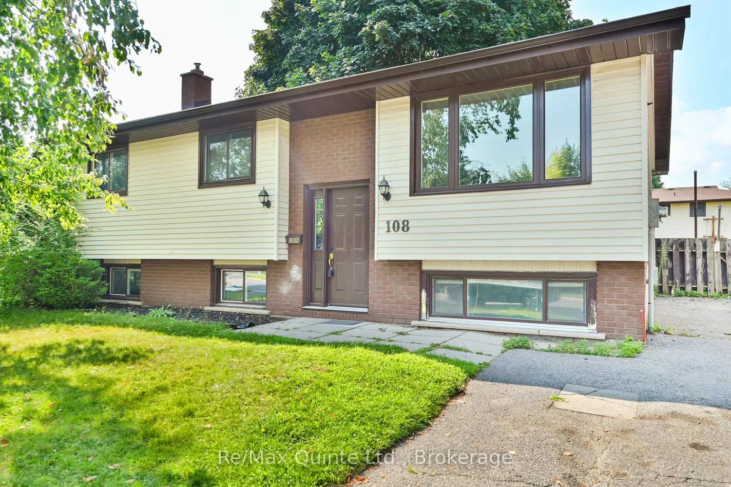 108 Nicholas Street photo 2