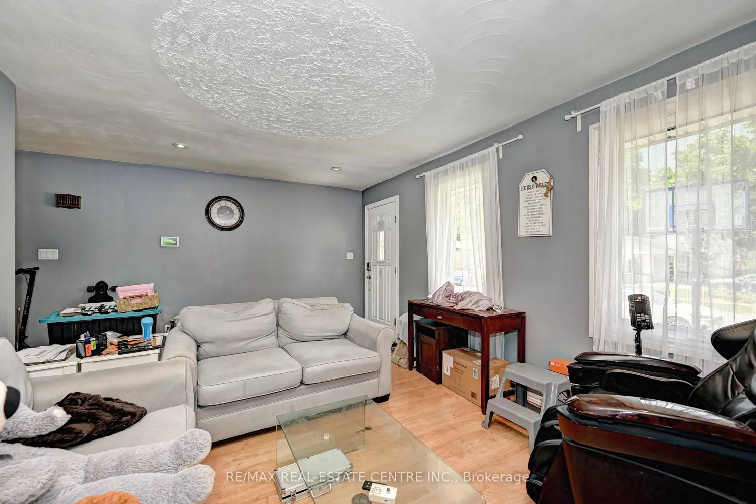 525 Fallingbrook Drive photo 5