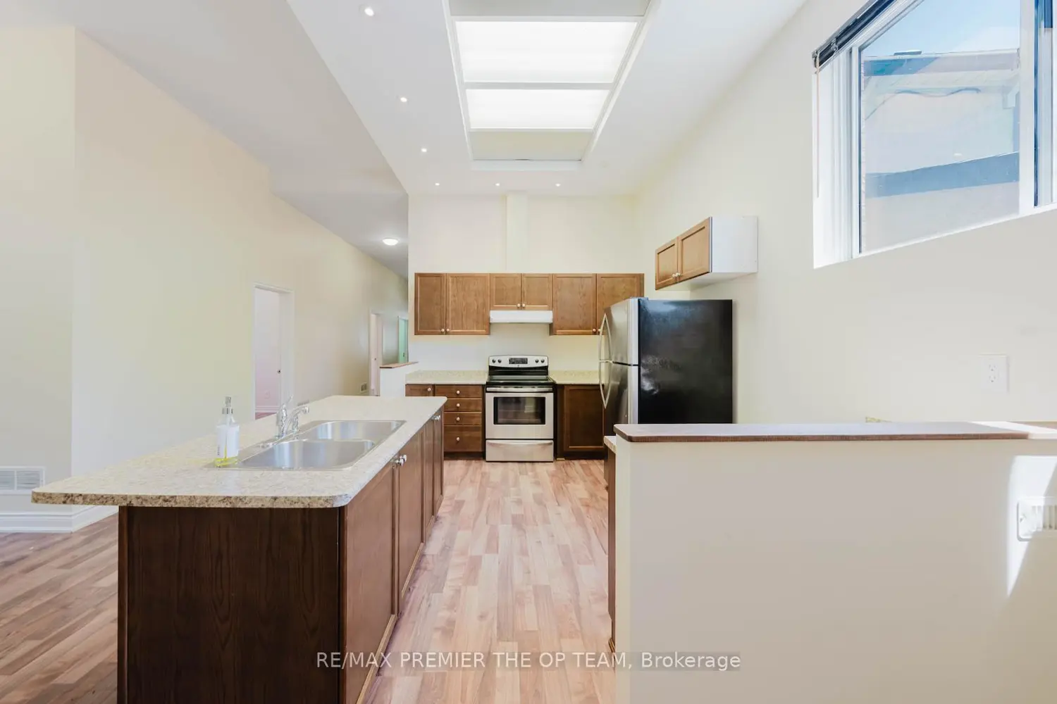 7930 Kipling Avenue photo 2