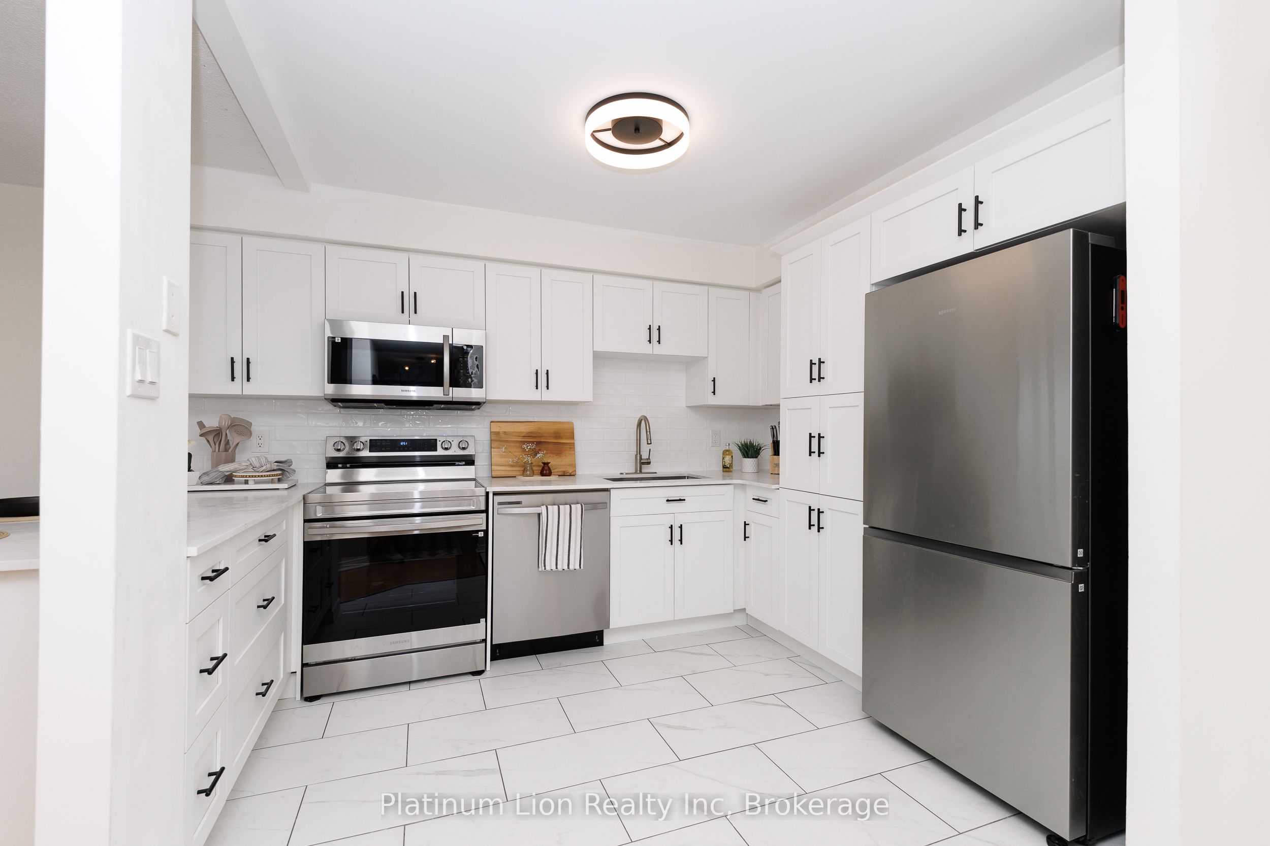 1004-1270 Maple Crossing Boulevard, Burlington, ON, L7S 2J3 photo 4
