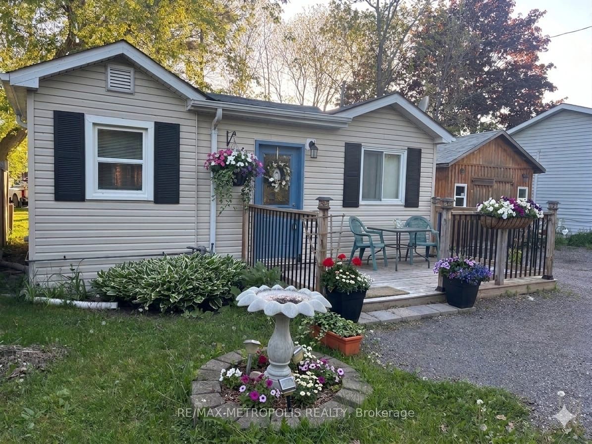 28 & 30 Thompson Drive, Georgina, ON, L0E 1L0