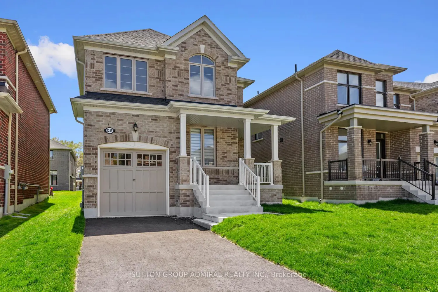 1285 Davis Loop