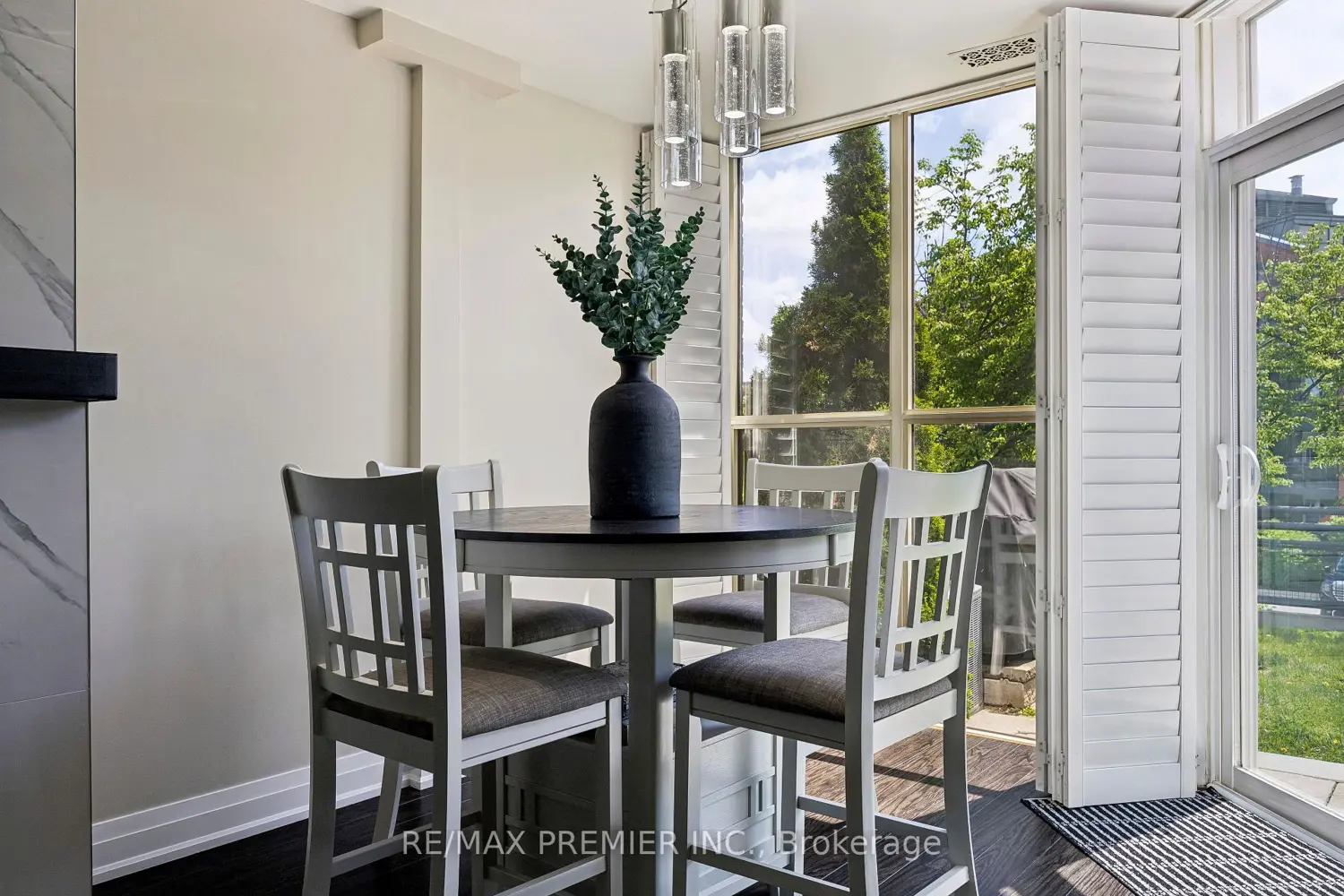 100 Arbors Lane 8