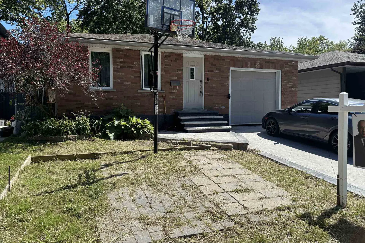525 Fallingbrook Drive photo 2