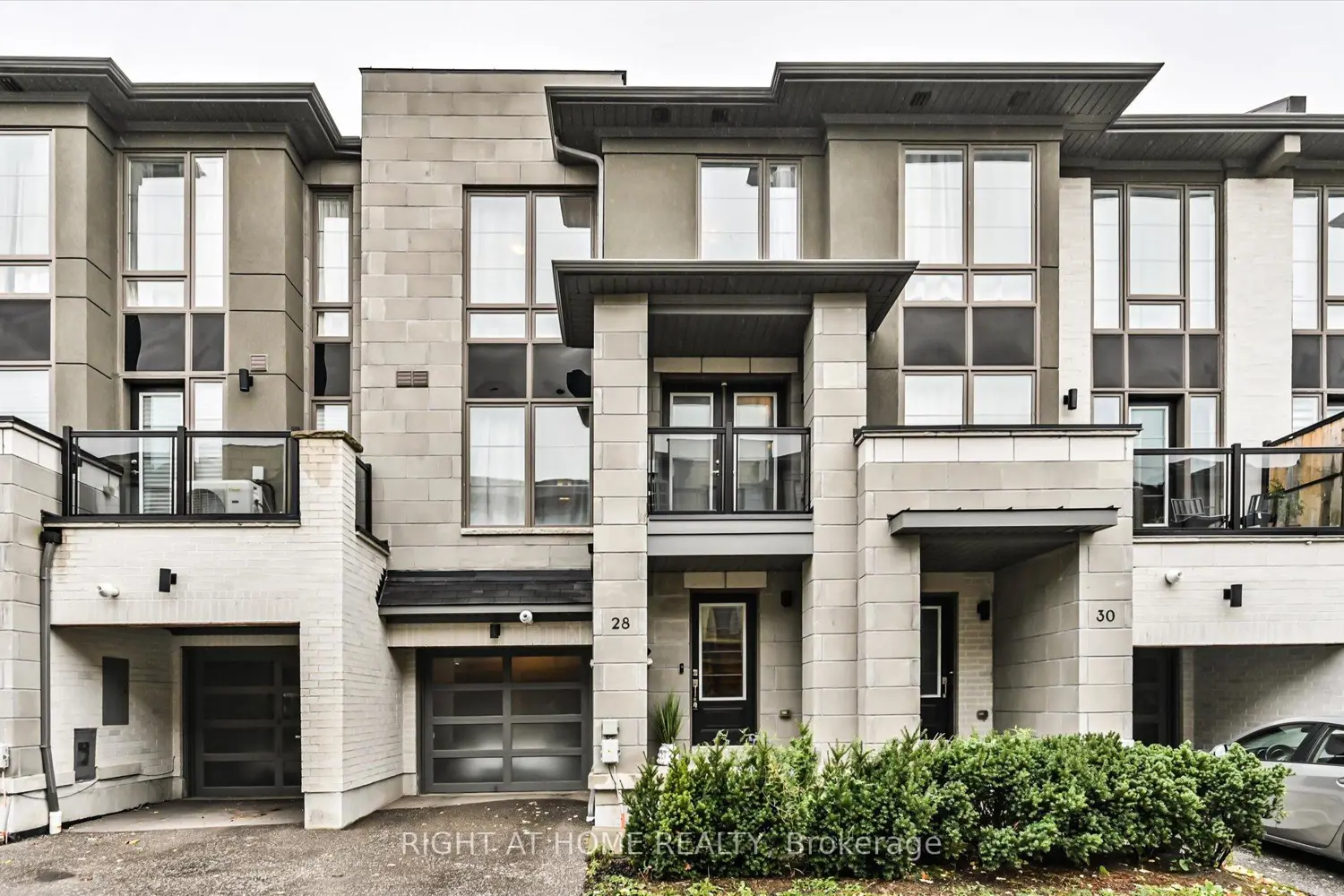 28 Pallock Hill Way