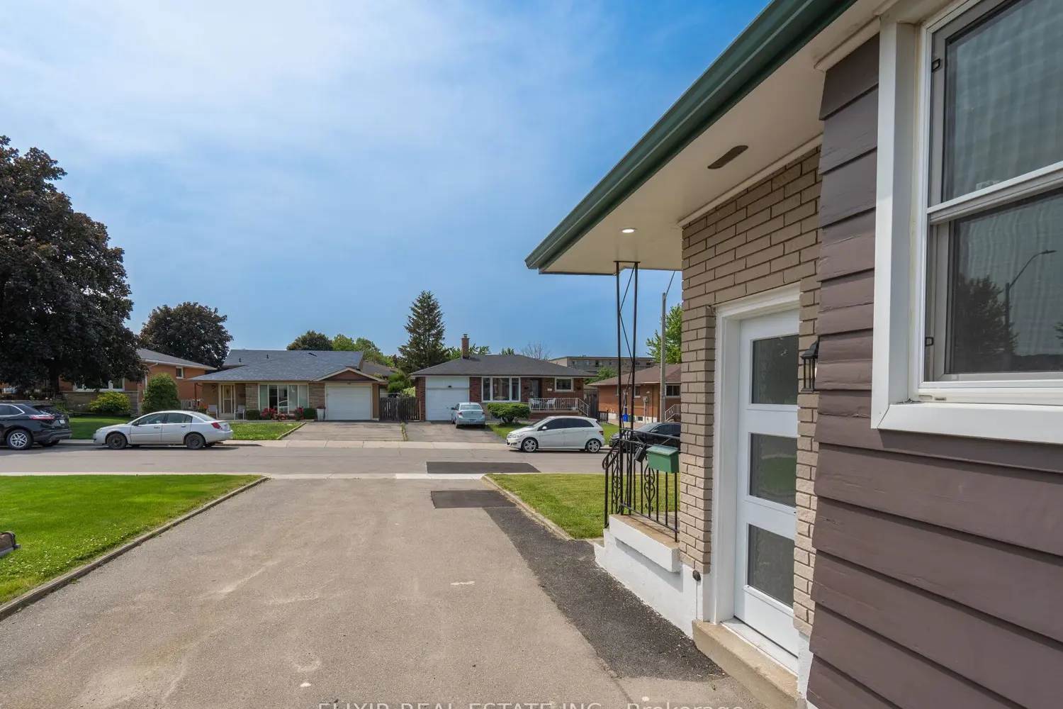 63 Champlain Avenue photo 2