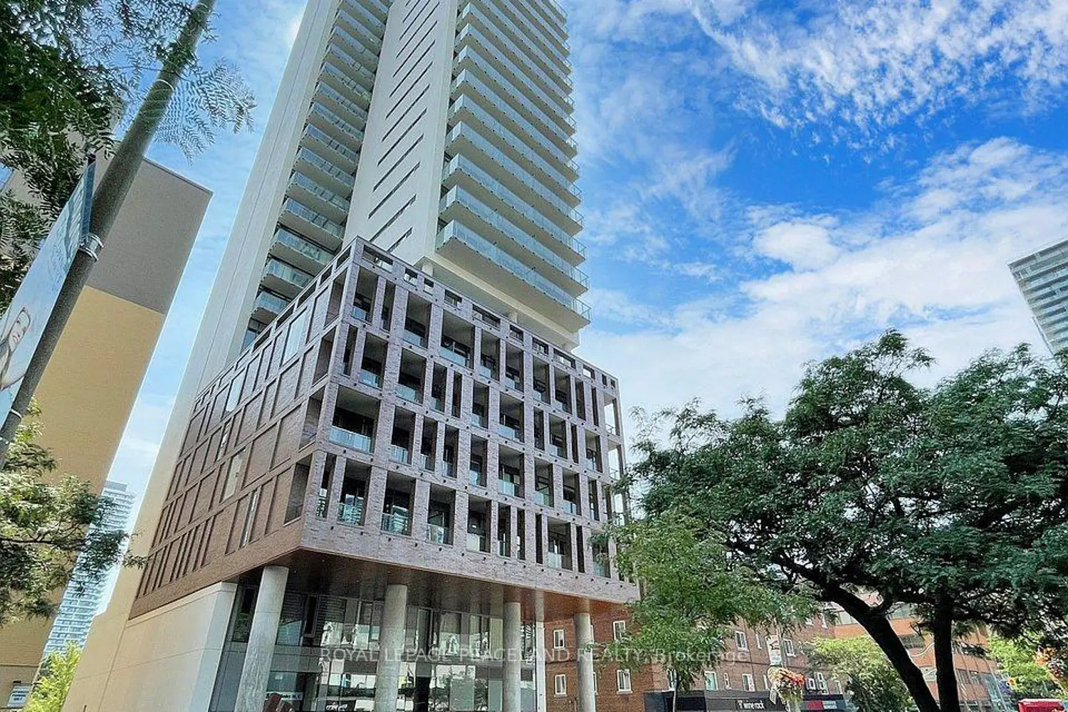 81 Wellesley Street 2006