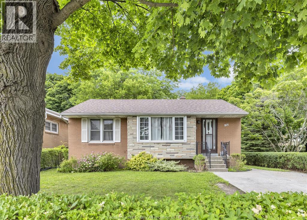 1158 Dot Avenue, Windsor, ON, N9C3J1