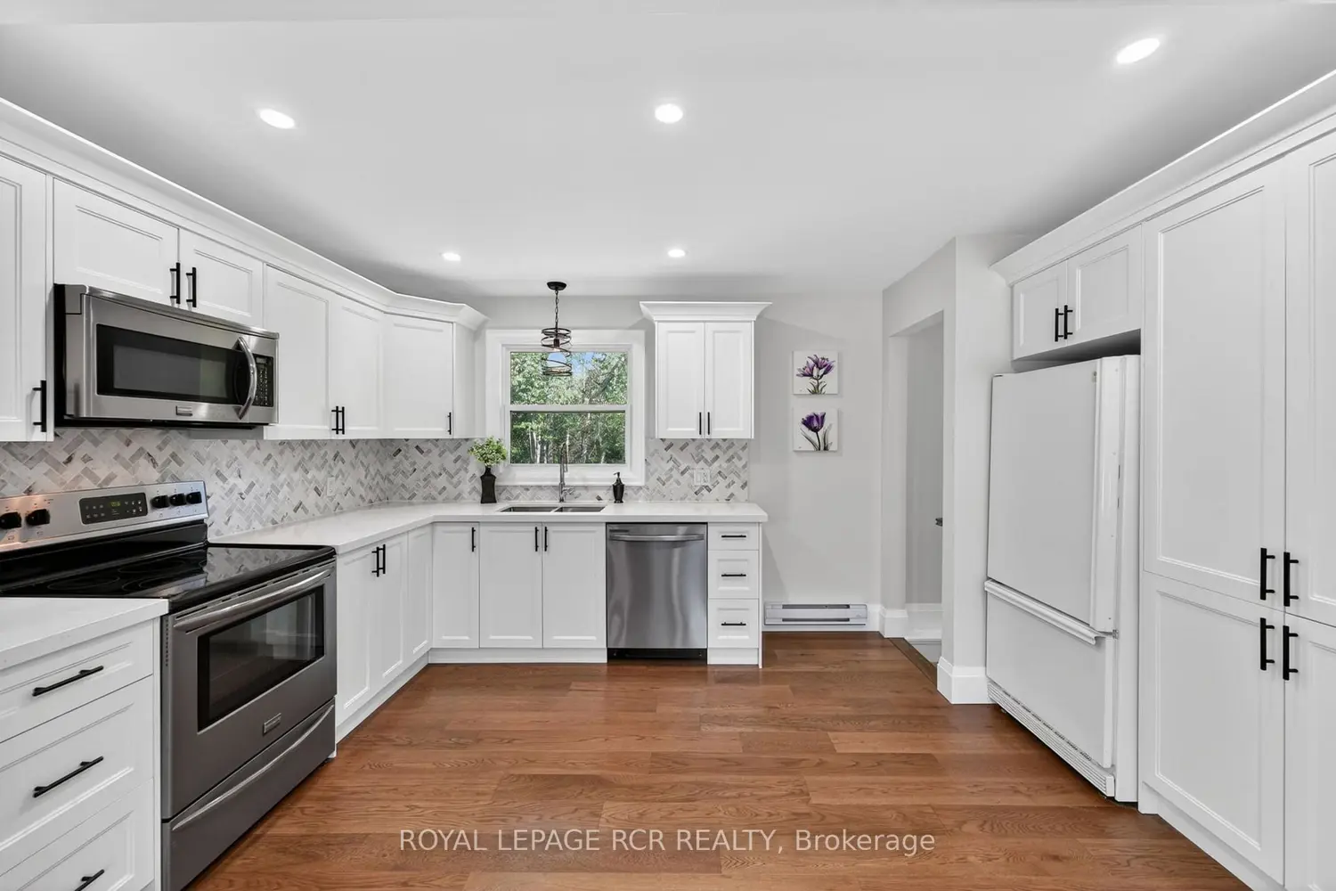 308451 Hockley Road photo 5