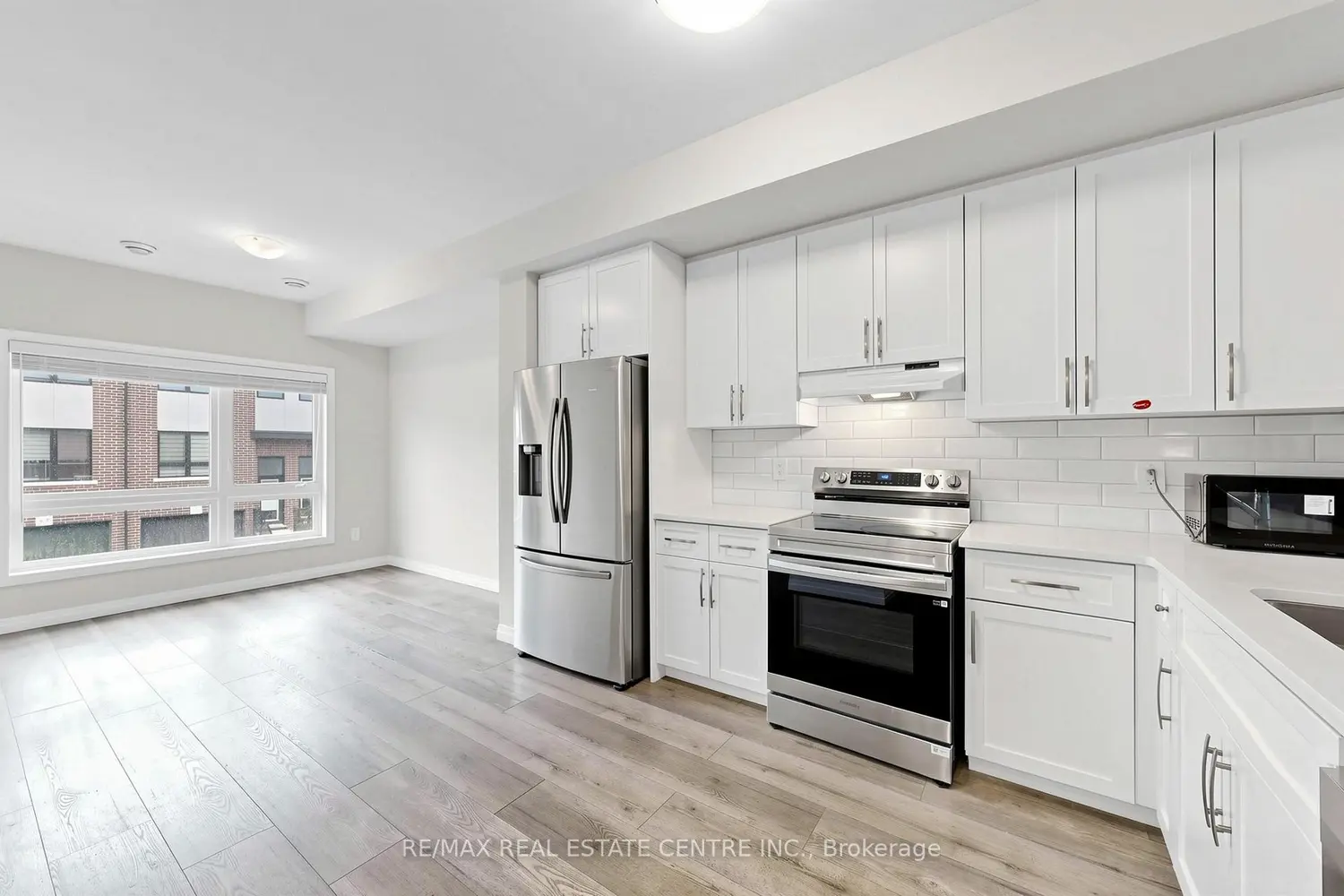 720 Grey , Street 55 photo 5