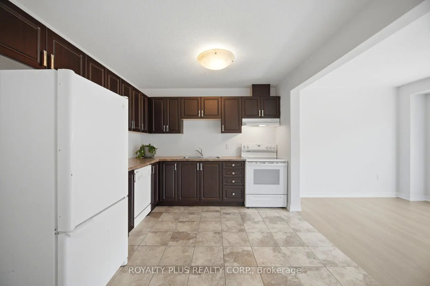 222 Hutchinson Drive photo 4