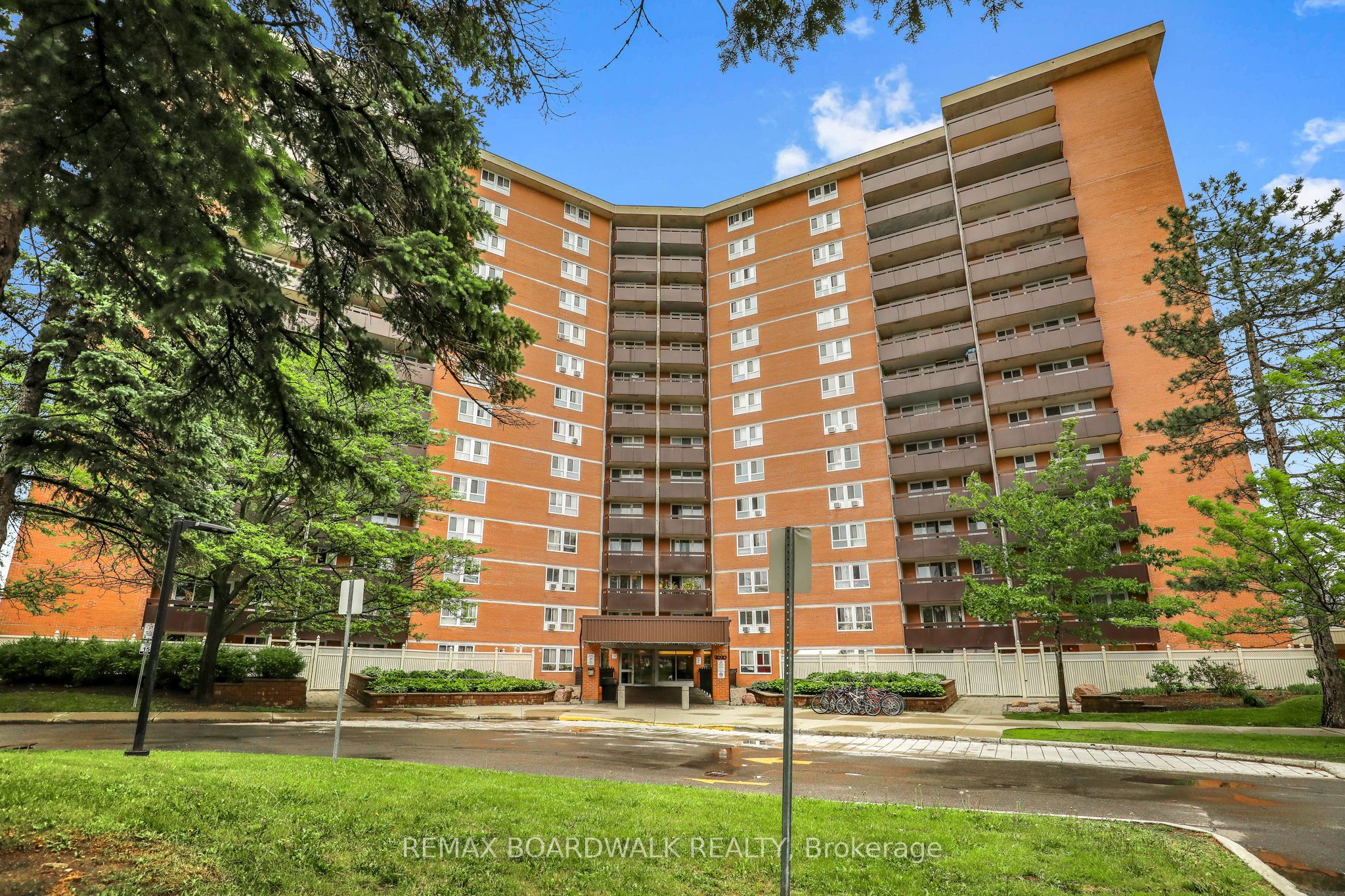 115-2020 Jasmine Crescent, Ottawa, ON, K1J 8K5
