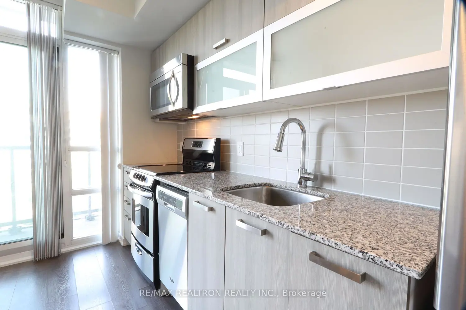 68 Abell Street 647 photo 4