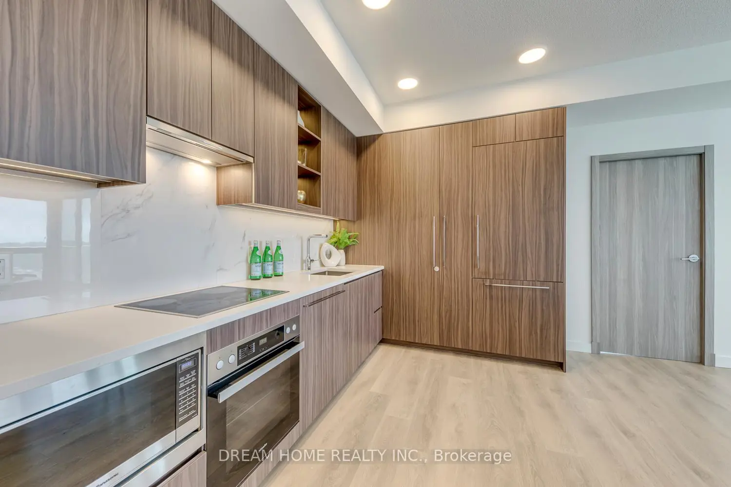 27 Mcmahon Drive 1106 photo 4