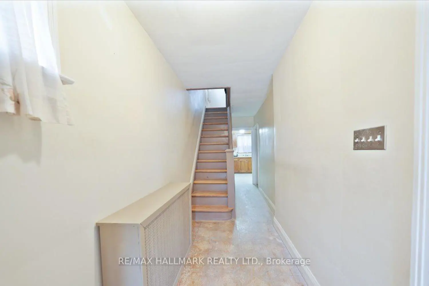 39 Lanark Avenue photo 4