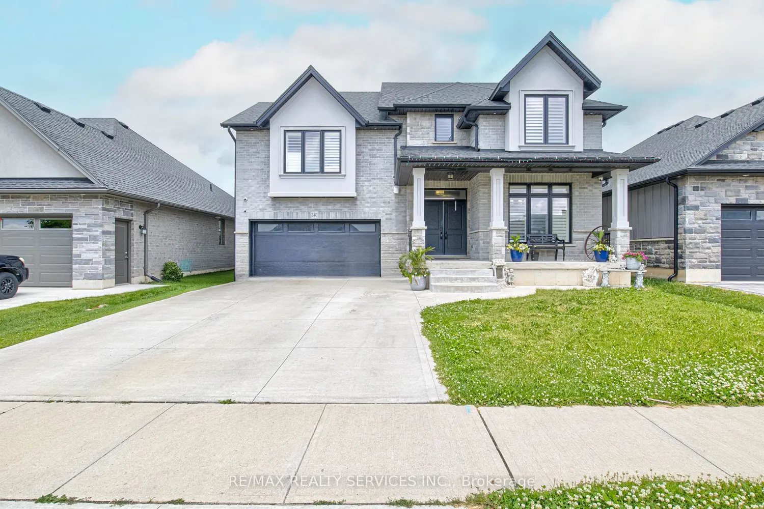 240 Tamarack Blvd Boulevard