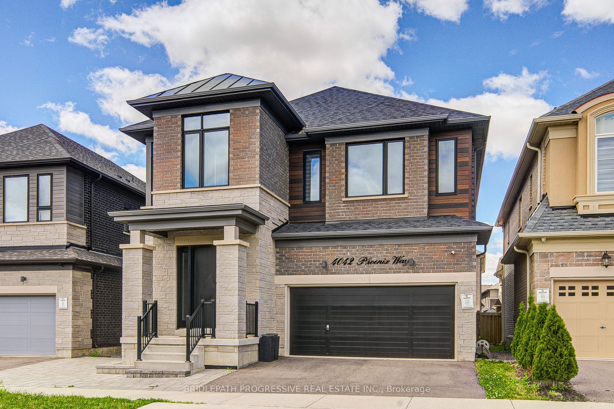 4042 Phoenix Way, Oakville, ON, L6H 3R1