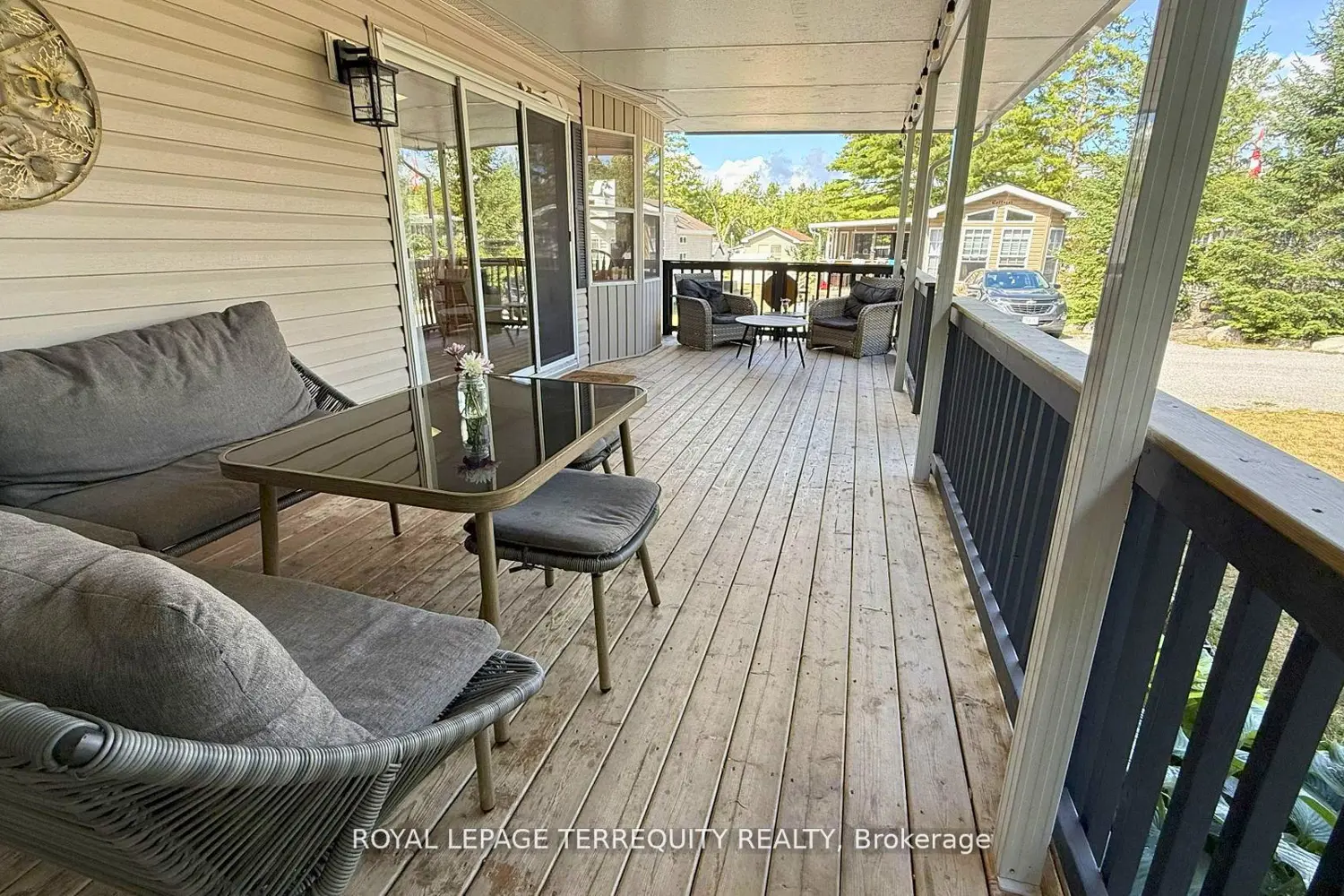 328 Rockview photo 2