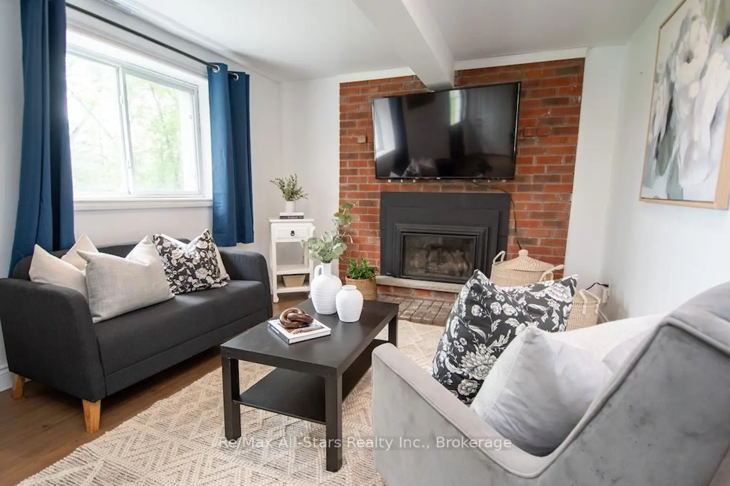 9 Riverside Drive photo 3