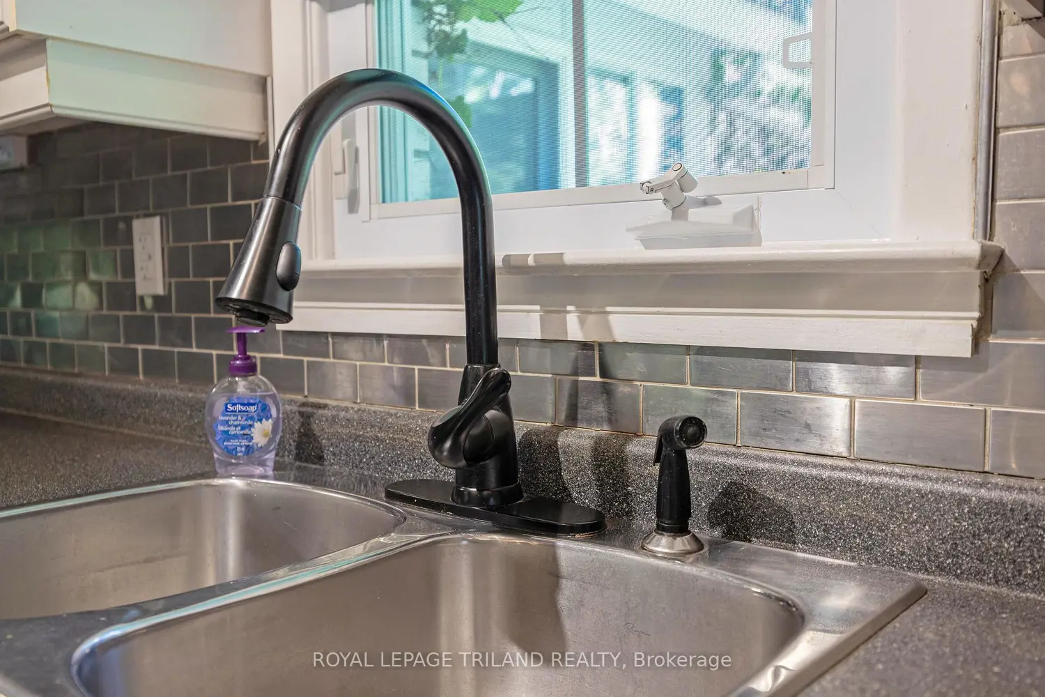 1152 Ivanhill Road photo 4