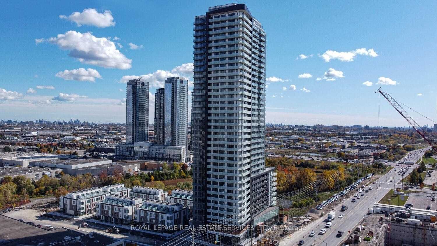2118-7895 Jane Street E, Vaughan, ON, L4K 2M7