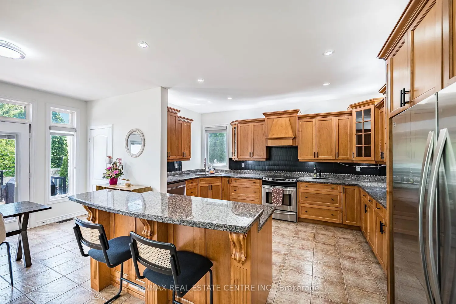137 Cloverleaf Drive Ancaster photo 5