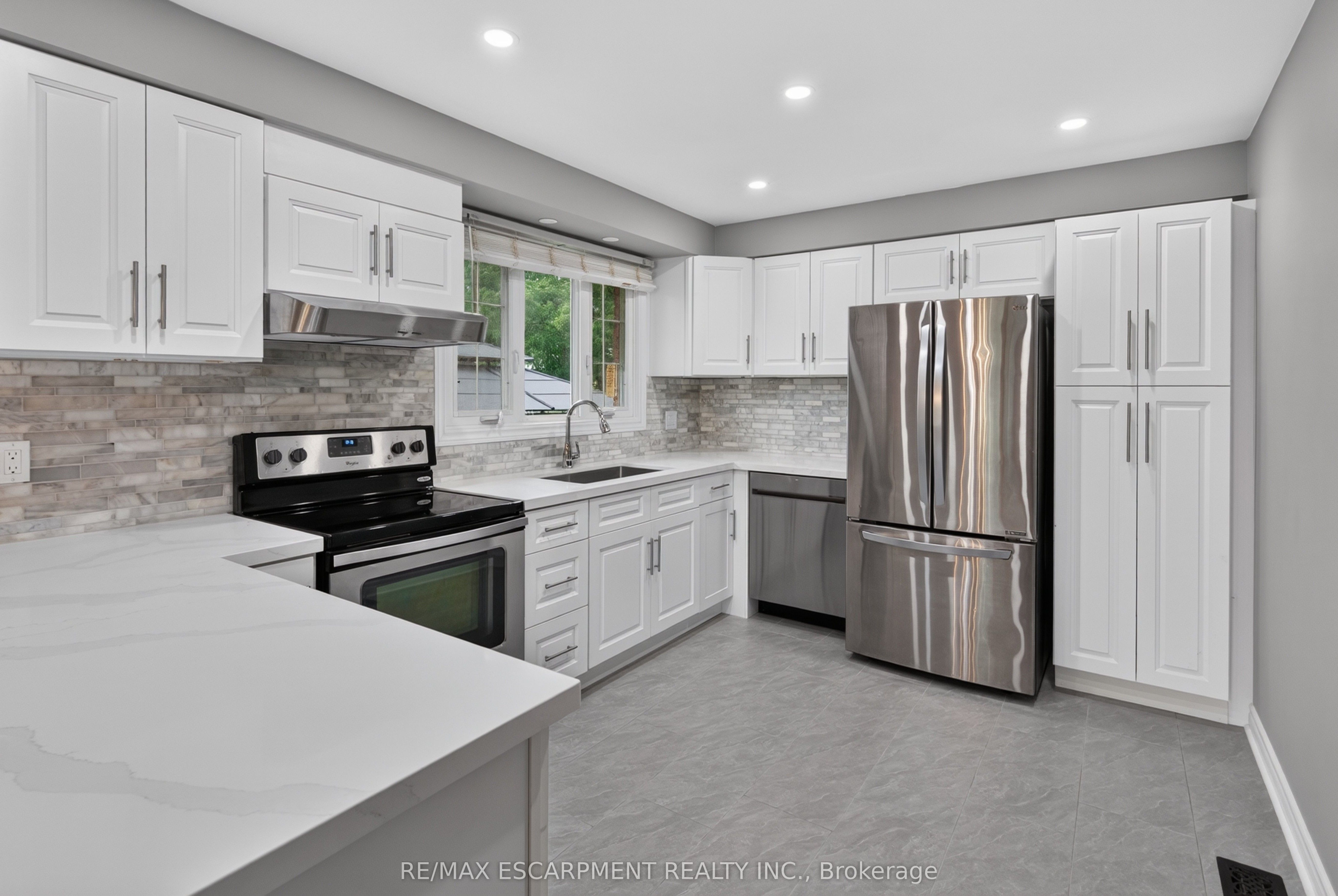 1- UPPER-294 Jones Road, Hamilton, ON, L8E 5L8