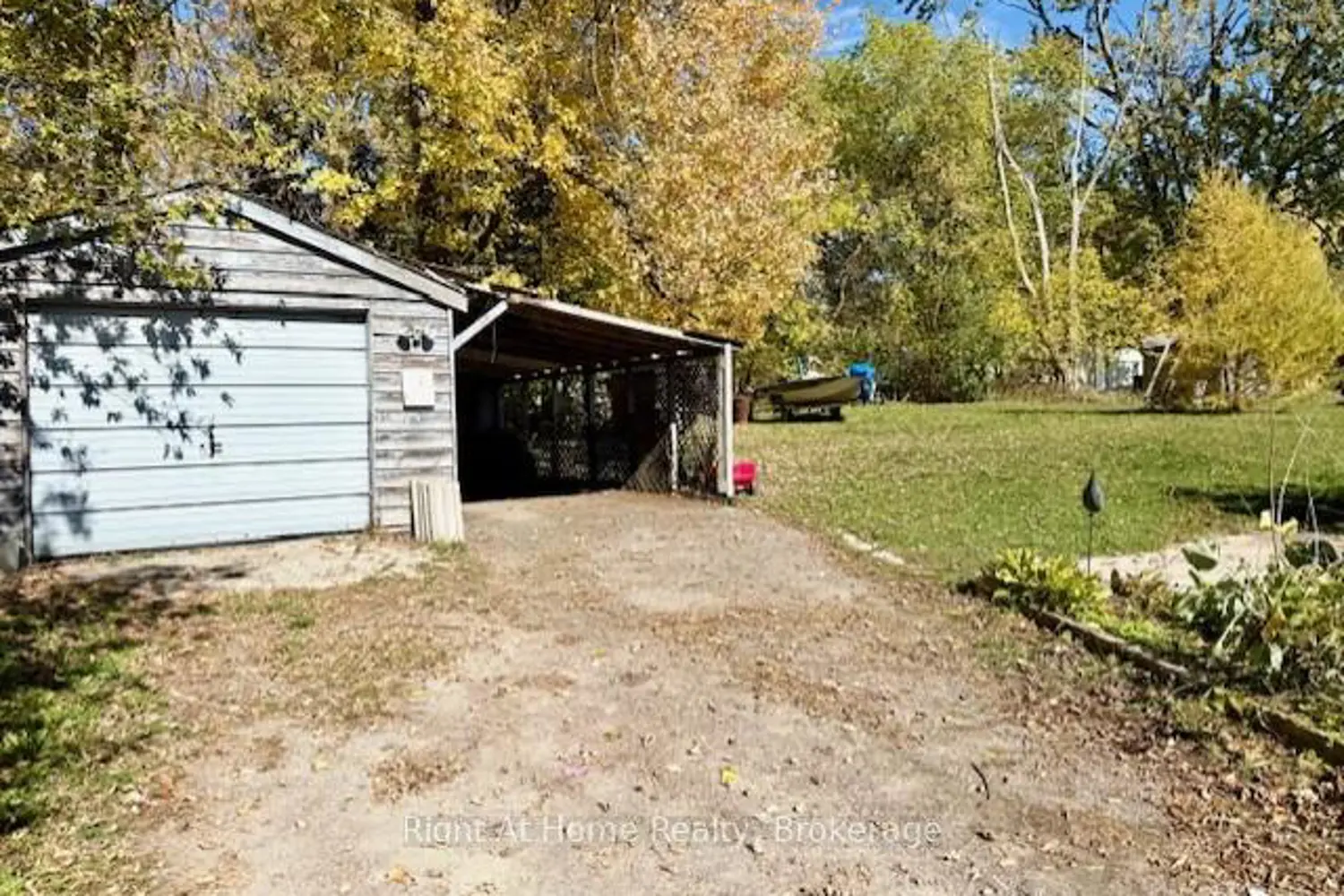 118 Percy Crescent photo 5