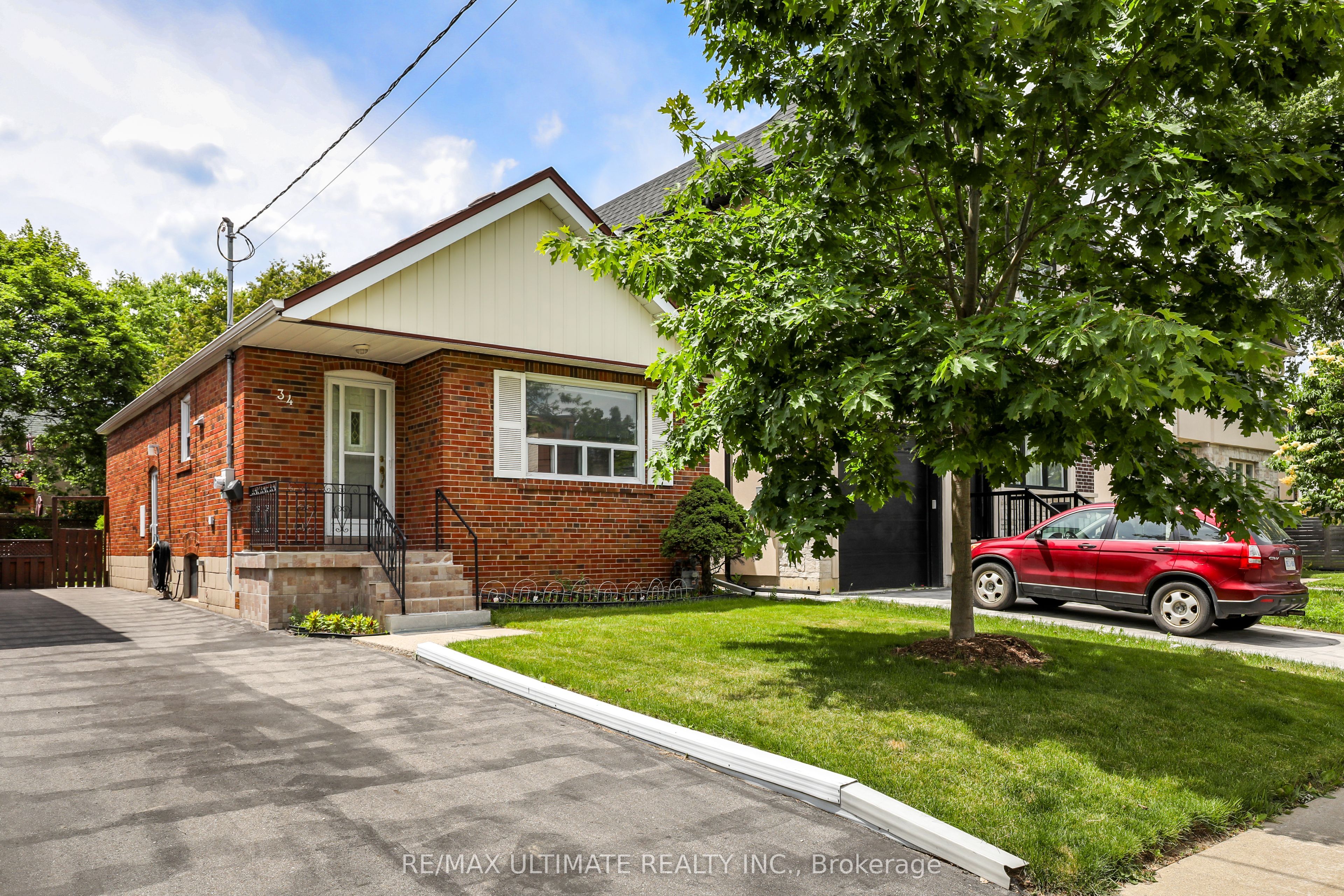 34 Doris Drive, Toronto, ON, M4B 3C8