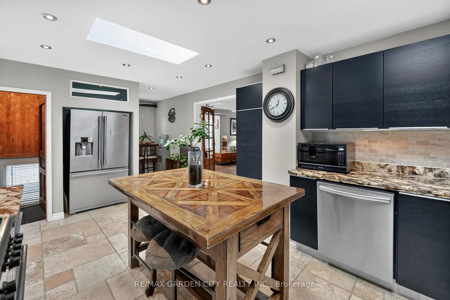 3555 Campden Road photo 3