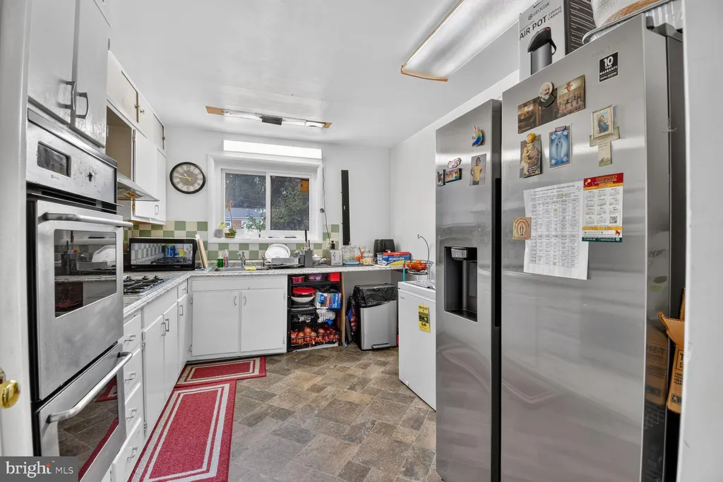 1207 Oakview Drive, Silver Spring, MD 20903 photo 4
