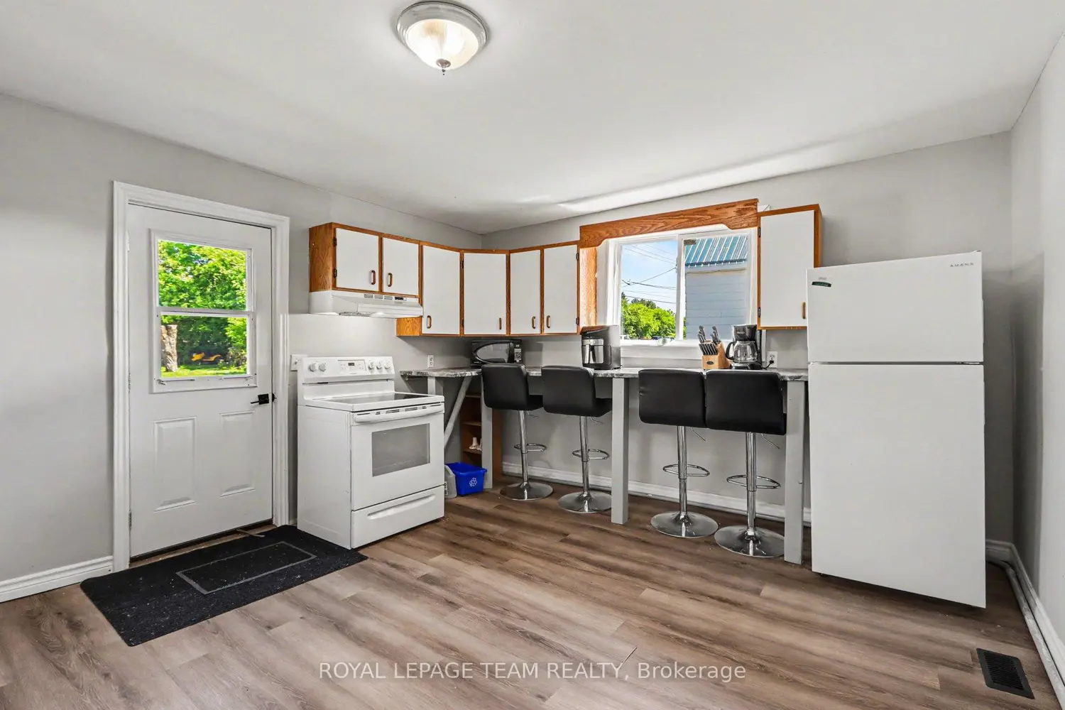 10486 Clark Road photo 2